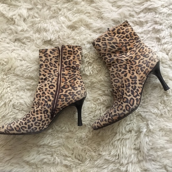 Cheetah print boots - Picture 2 of 3
